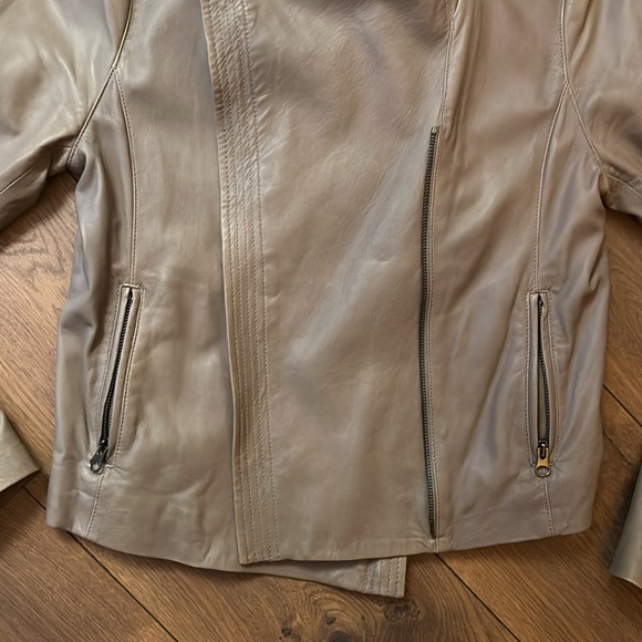 EUC Vince leather motor jacket, size M - Picture 4 of 6